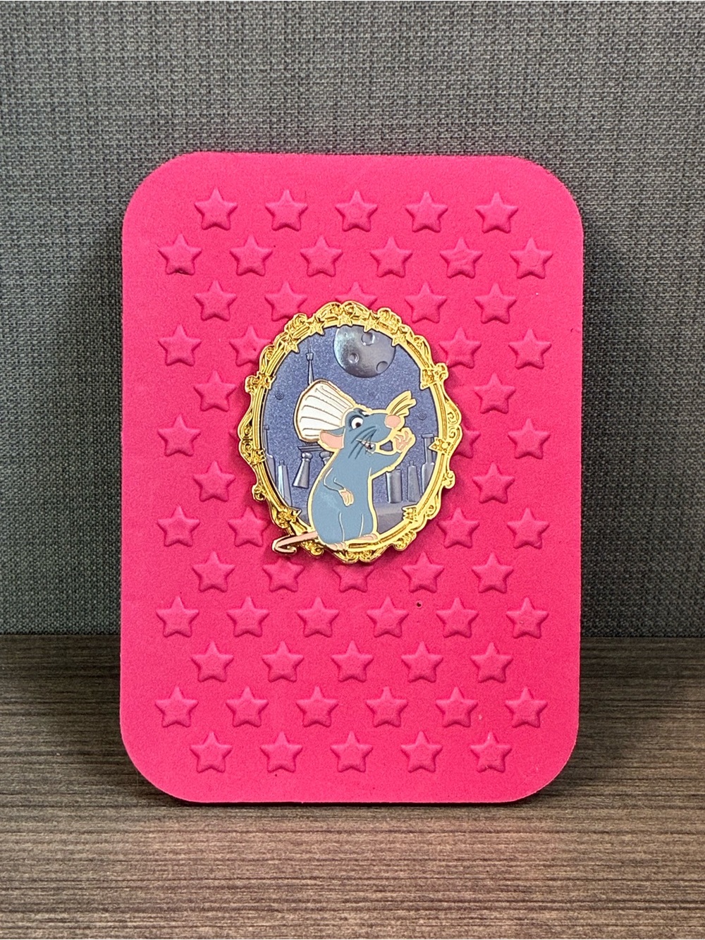 Disney Pixar Ratatouille Remy Pin - Picture 2 of 10